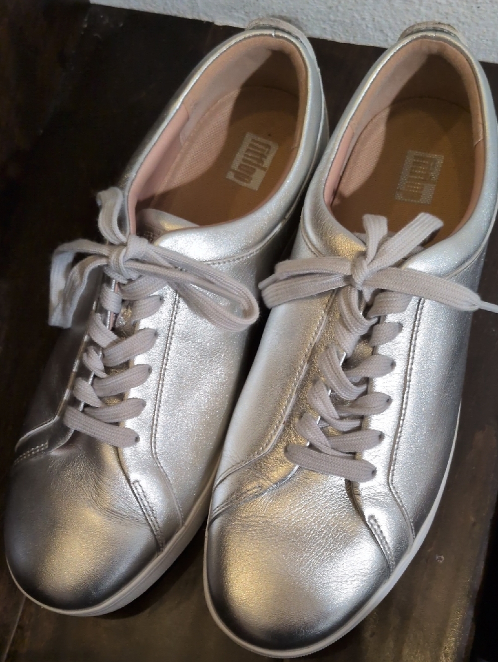 FitFlop Silver Metallic Leather Lace-Up Sneakers